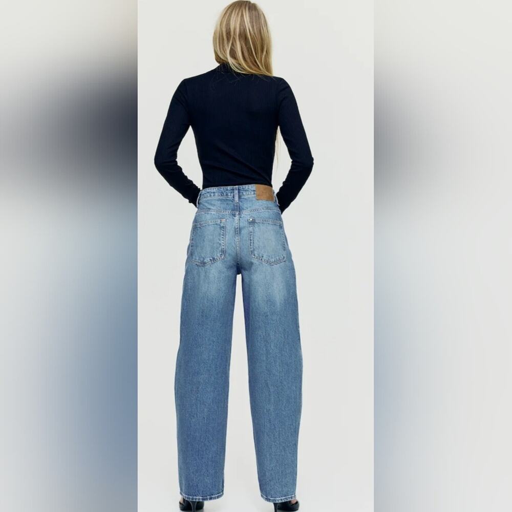 H&M Loose Fit Ample Mom-Jeans Light Wash Blue Sz. 28 #1939